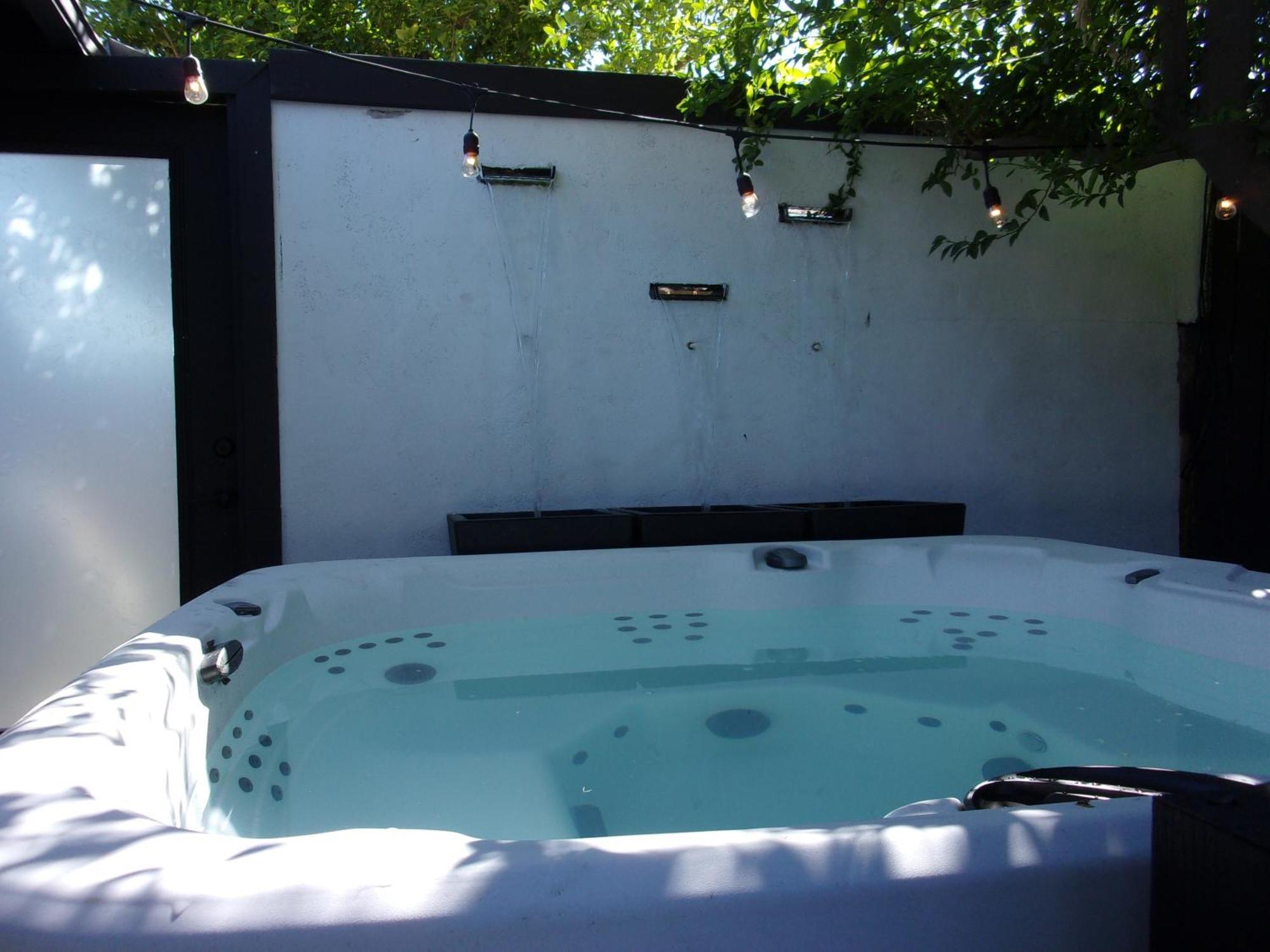 Updated Dwntwn 2Bd Twnhse W/Hot Tub& Private Patio Palm Springs Dış mekan fotoğraf